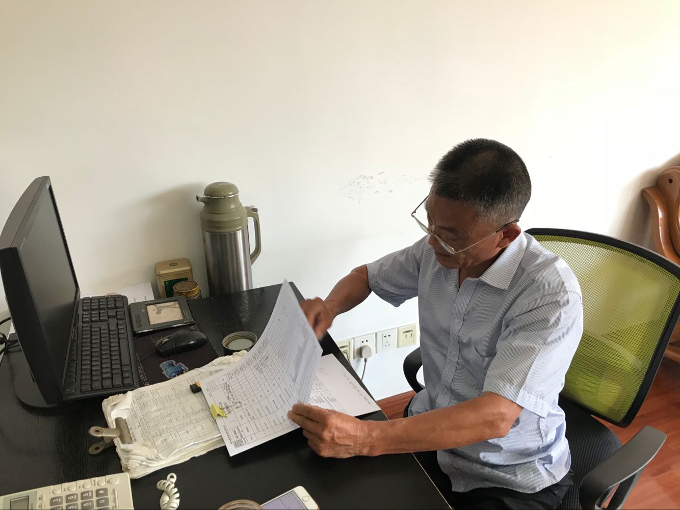 开源节流是我的责任 --记机械公司采购员高才祥